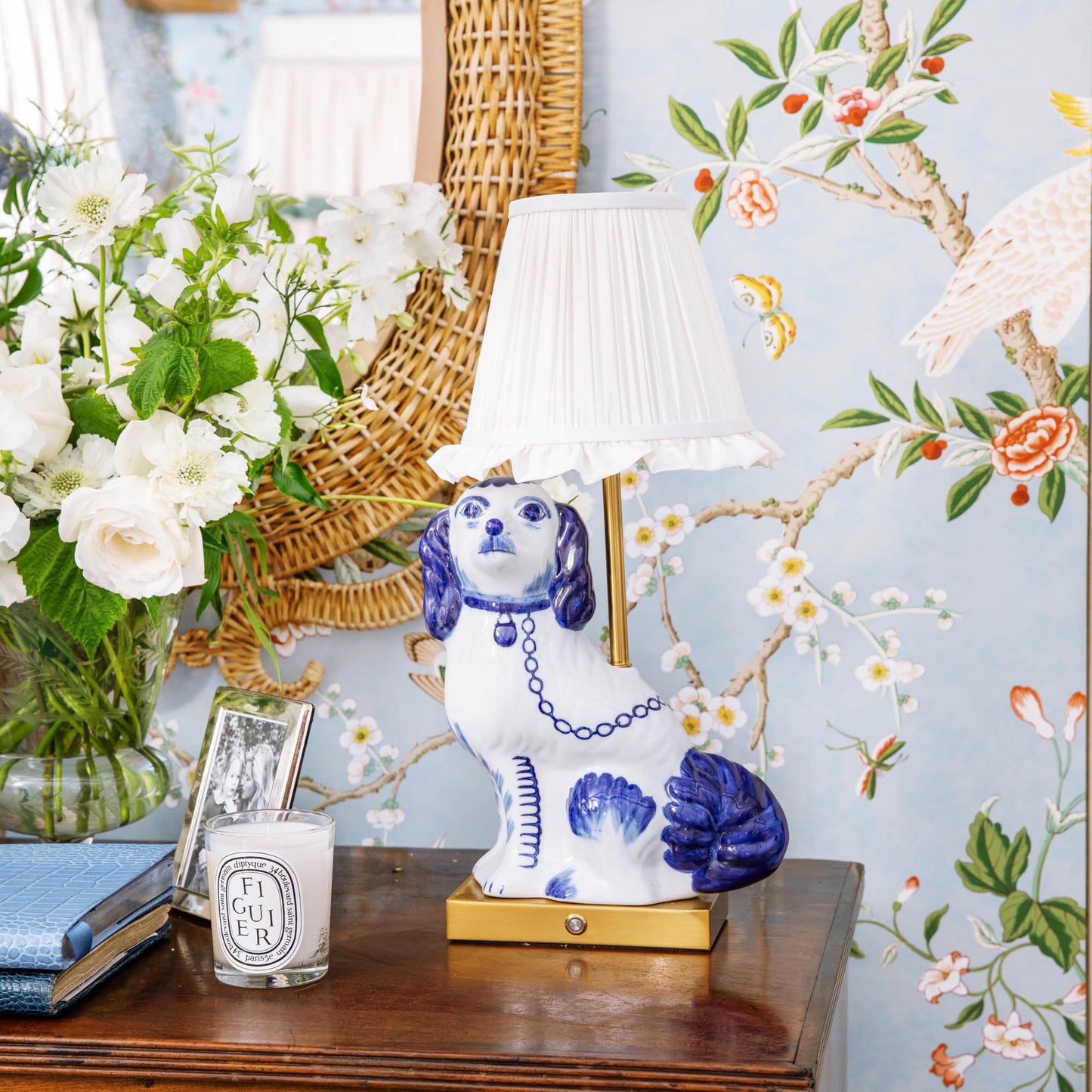 Lampada ricaricabile per cani Staffordshire con paralume color crema (coppia)