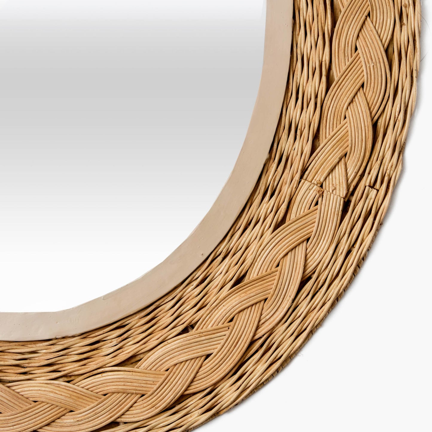 Specchio ovale in rattan intrecciato