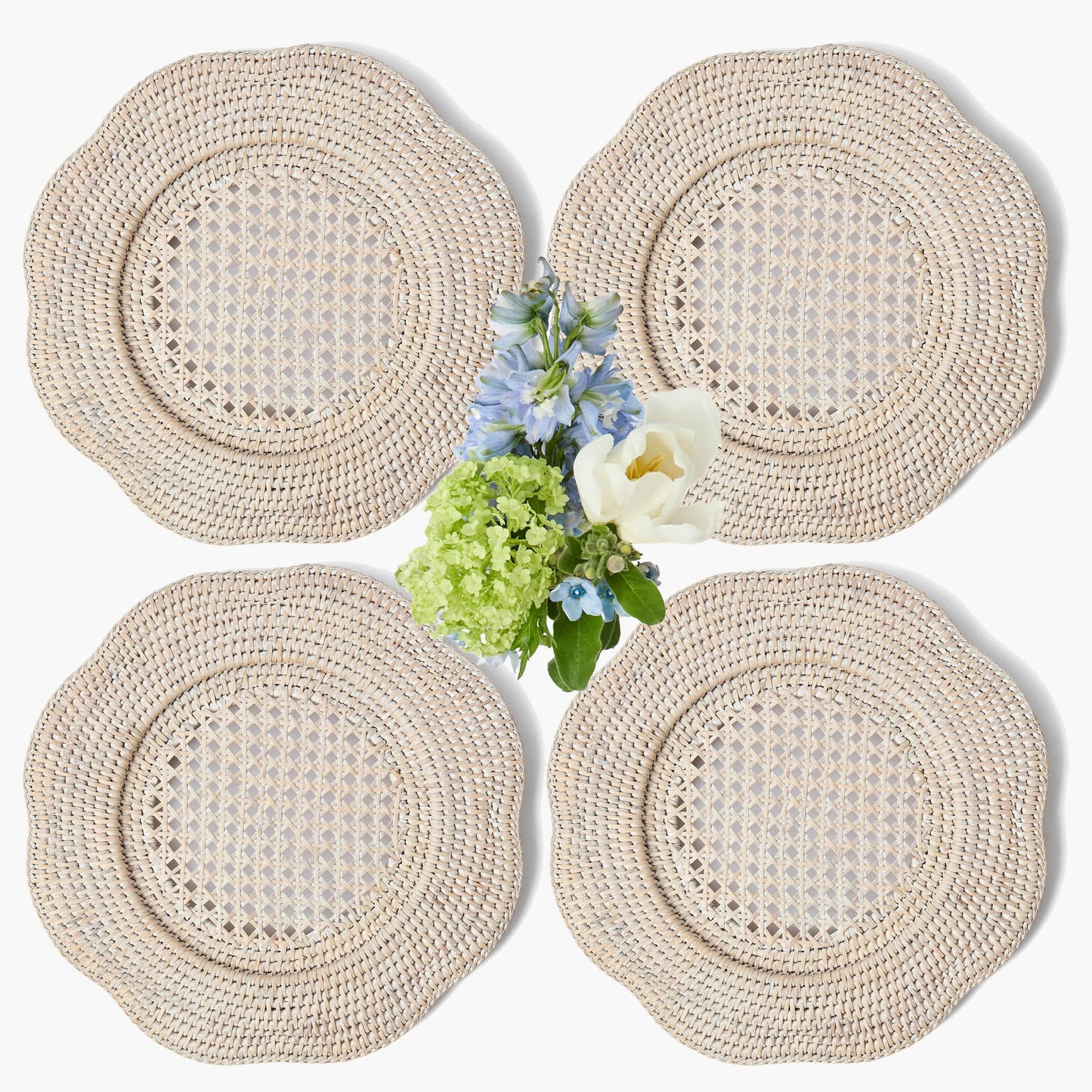 Piatti da portata in rattan smerlato naturale (set da 4)