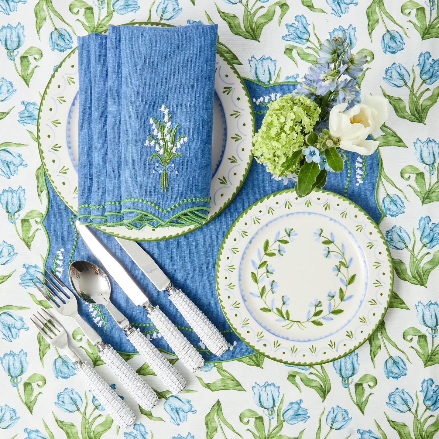 Tovagliette e tovaglioli in lino blu Lily of the Valley (set da 4)