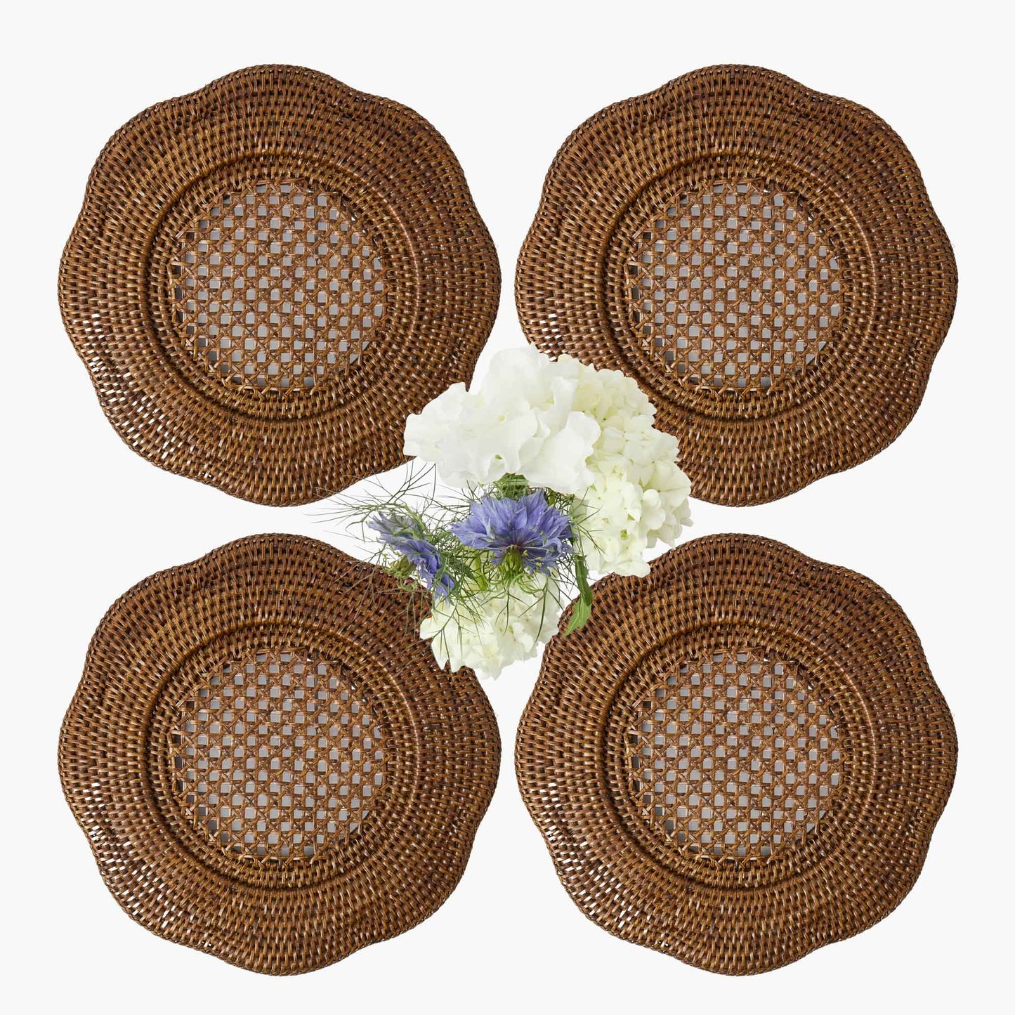 Piatti da portata in rattan smerlato marrone (set da 4)