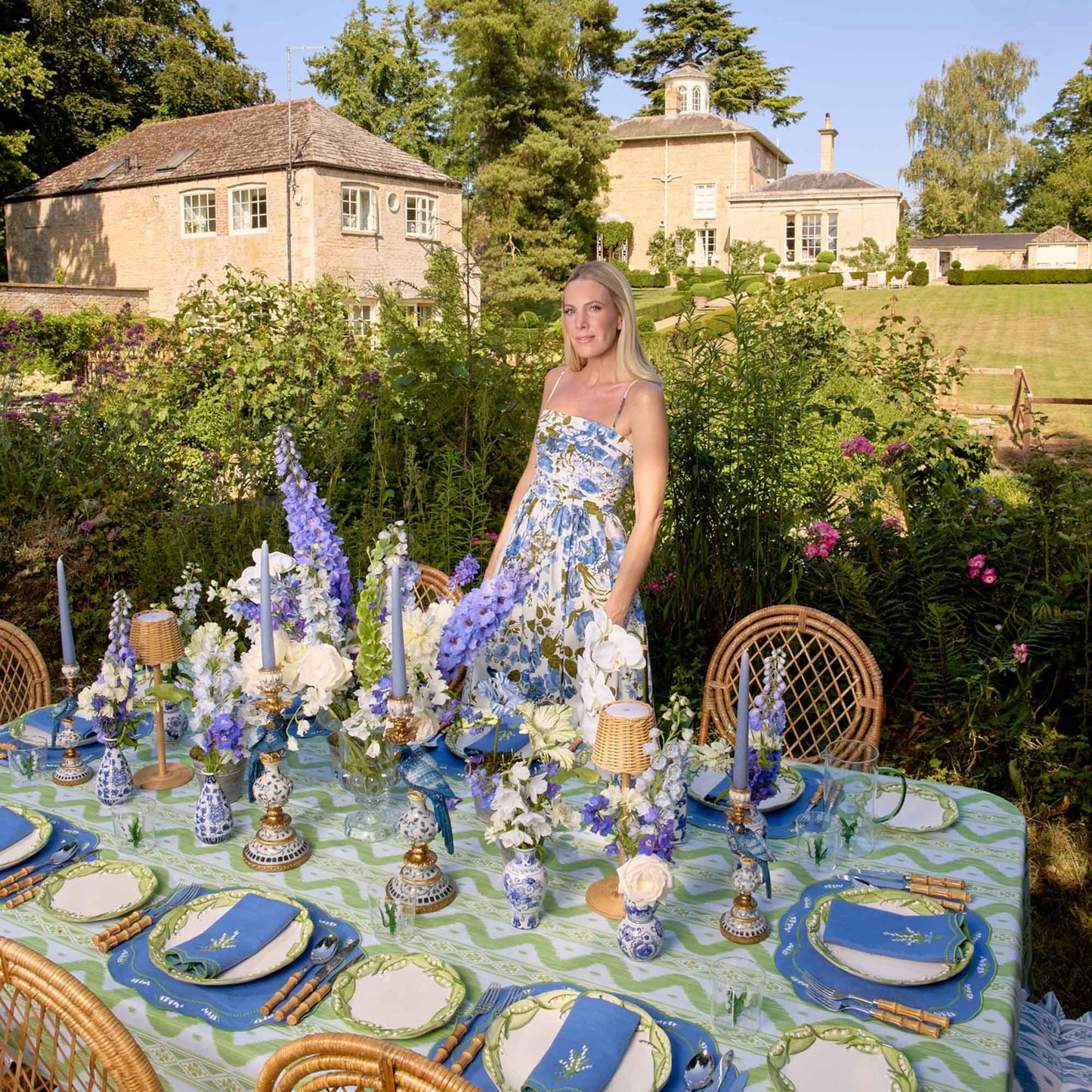 Tovagliette e tovaglioli in lino blu Lily of the Valley (set da 4)