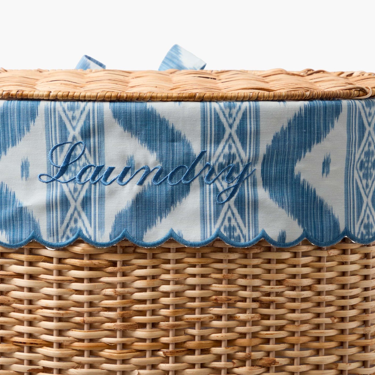 Cesto portabiancheria in rattan Isabella con fodera in ikat
