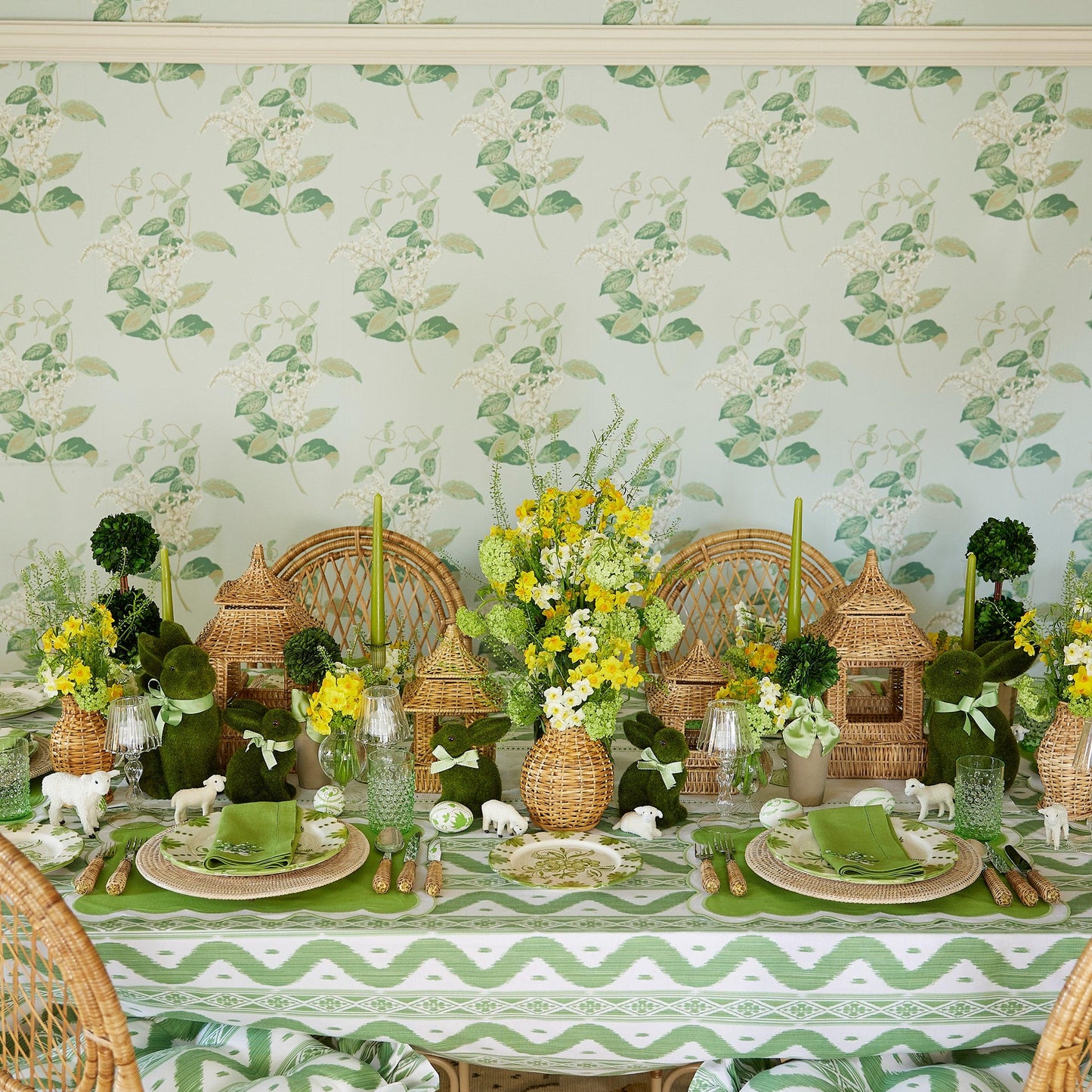 Palla di bosso in vaso con fiocco verde (coppia)