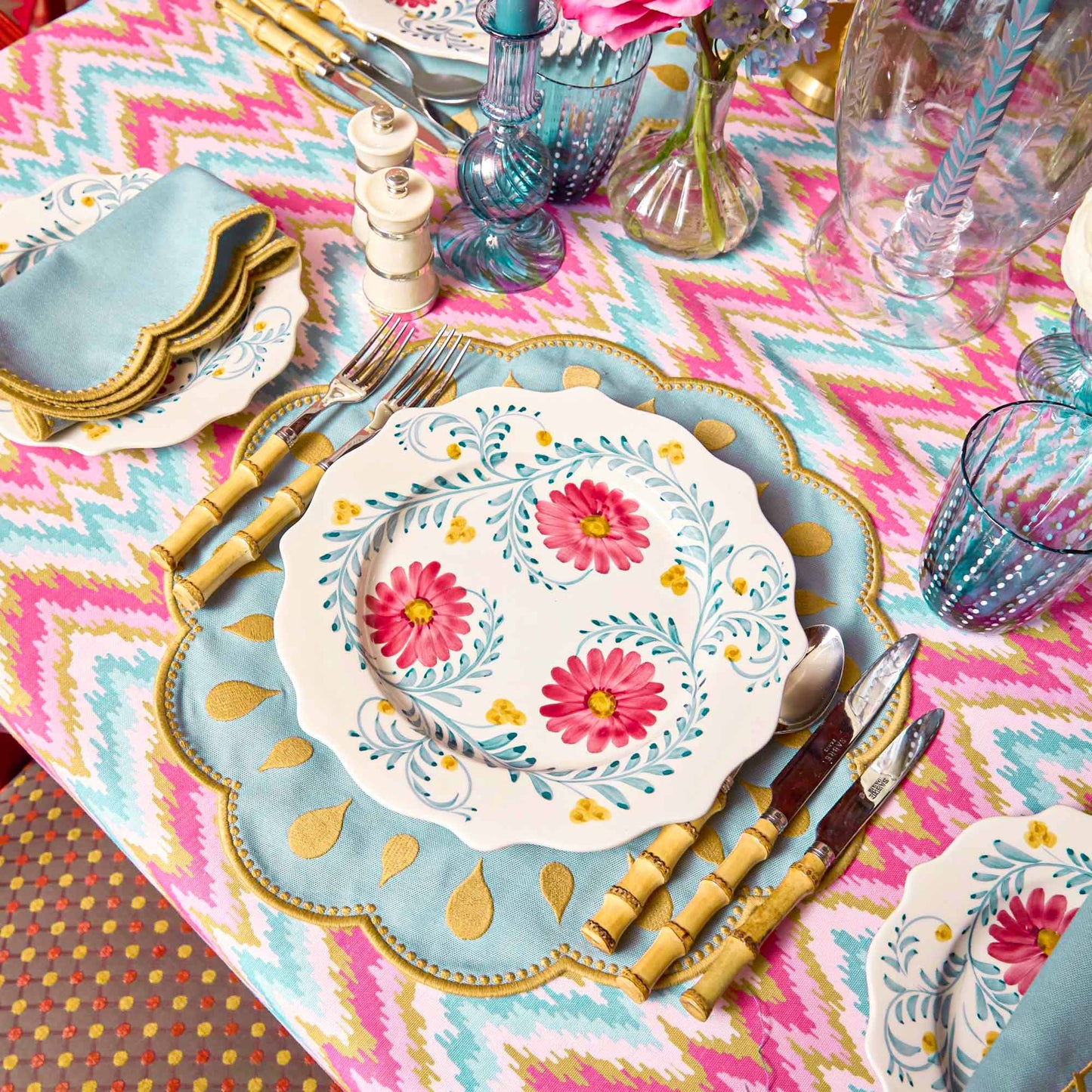 Piatti da portata con fiori rosa (set da 4)