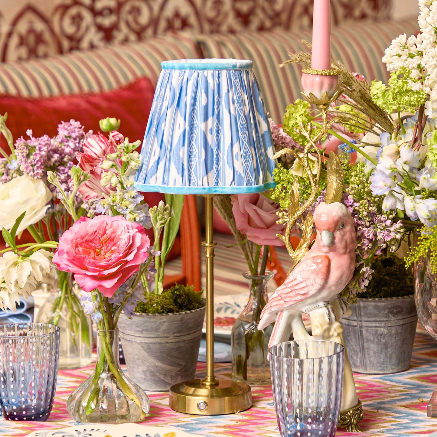 Lampada ricaricabile Edie con paralume Ikat blu (18 cm)