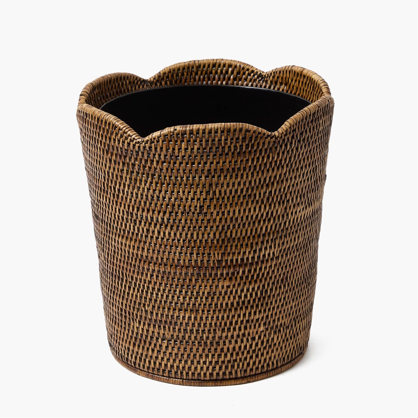 Cestino in rattan marrone scuro