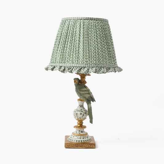 Lampada a forma di pappagallo color oliva con paralume a balza color loto color oliva (30 cm)