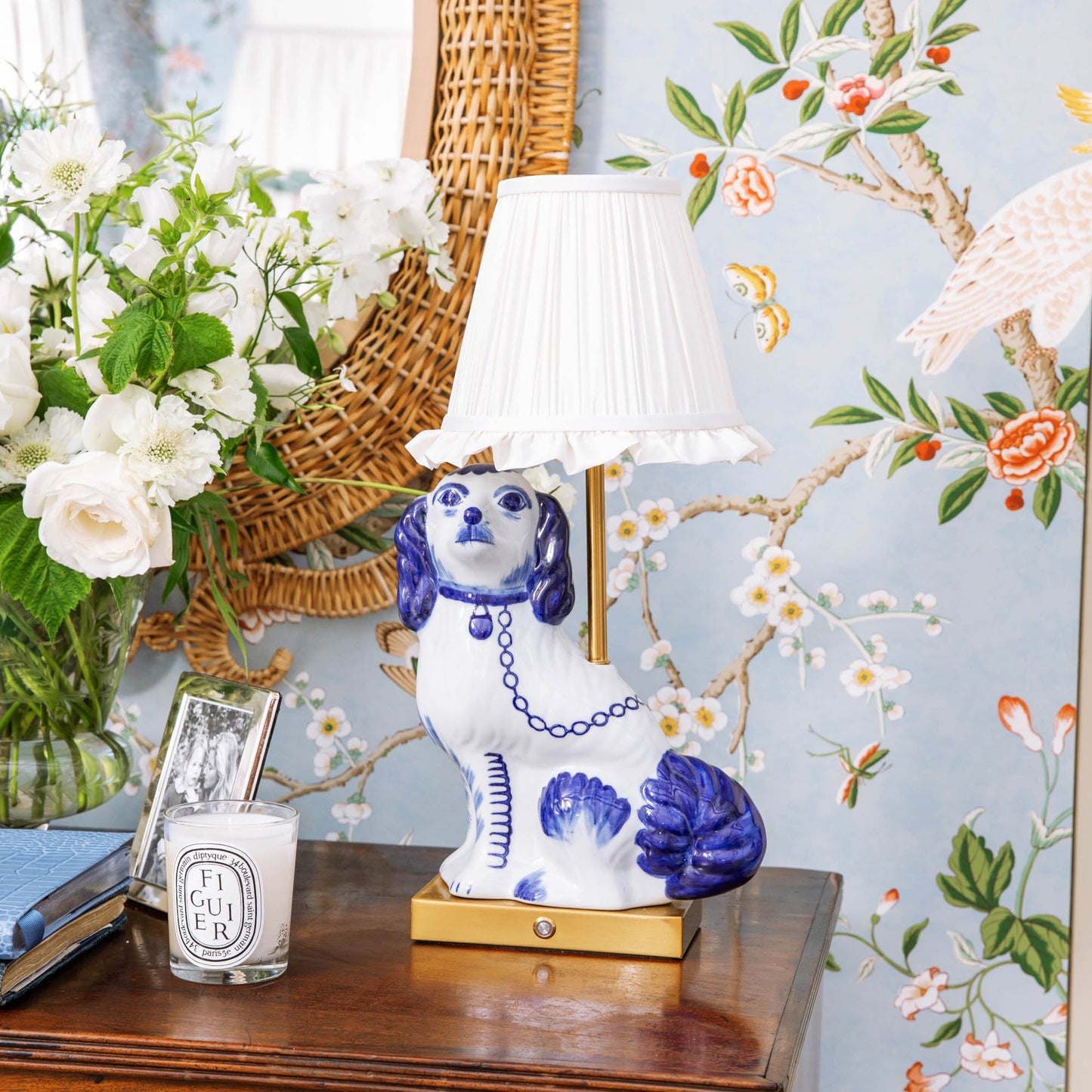 Lampada ricaricabile per cani Staffordshire con paralume color crema (coppia)