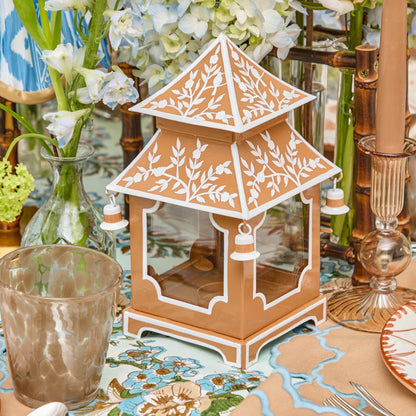 Mini lanterna pagoda in stile chinoiserie color caramello (coppia)