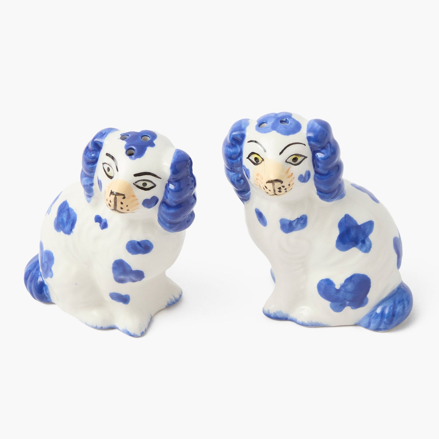 Sale e pepe a forma di cane Staffordshire blu