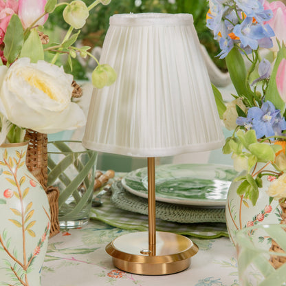 Lampada ricaricabile corta con paralume color crema (18 cm)