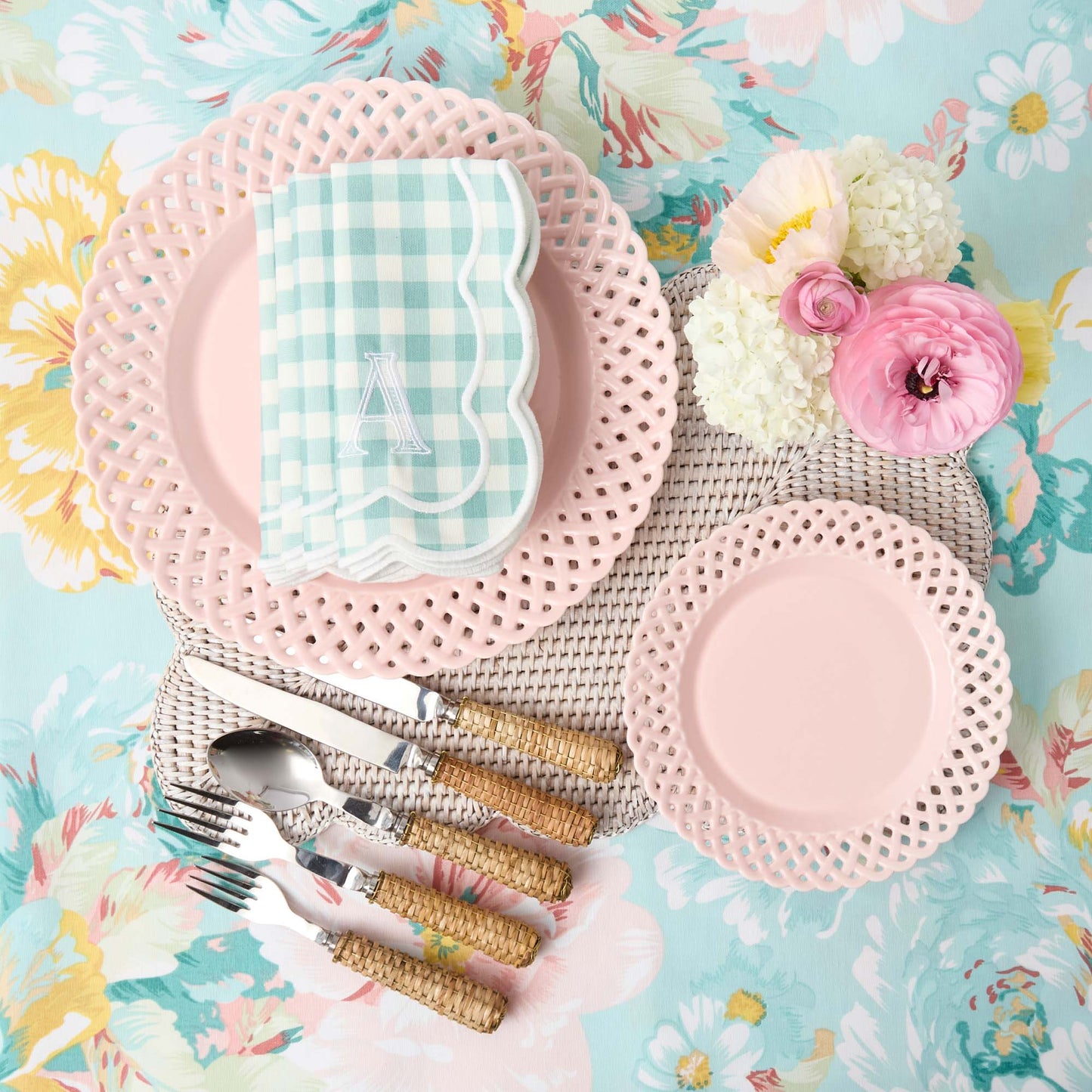 Tovagliette rettangolari bianche in rattan smerlato (set da 4)