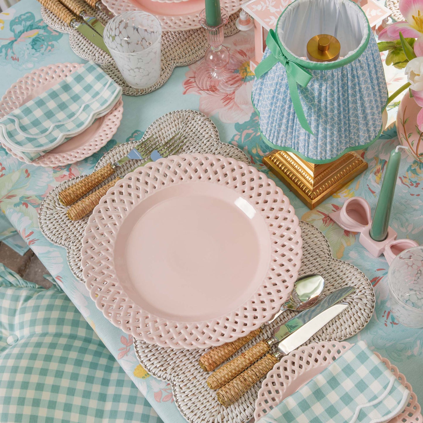 Tovagliette rettangolari bianche in rattan smerlato (set da 4)