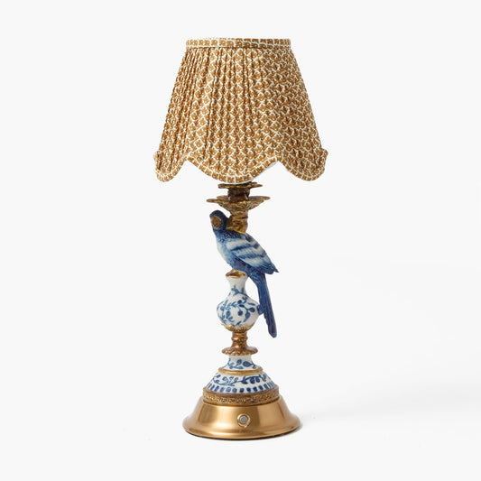 Lampada ricaricabile Blue Parrot con paralume smerlato color caramello (18 cm)