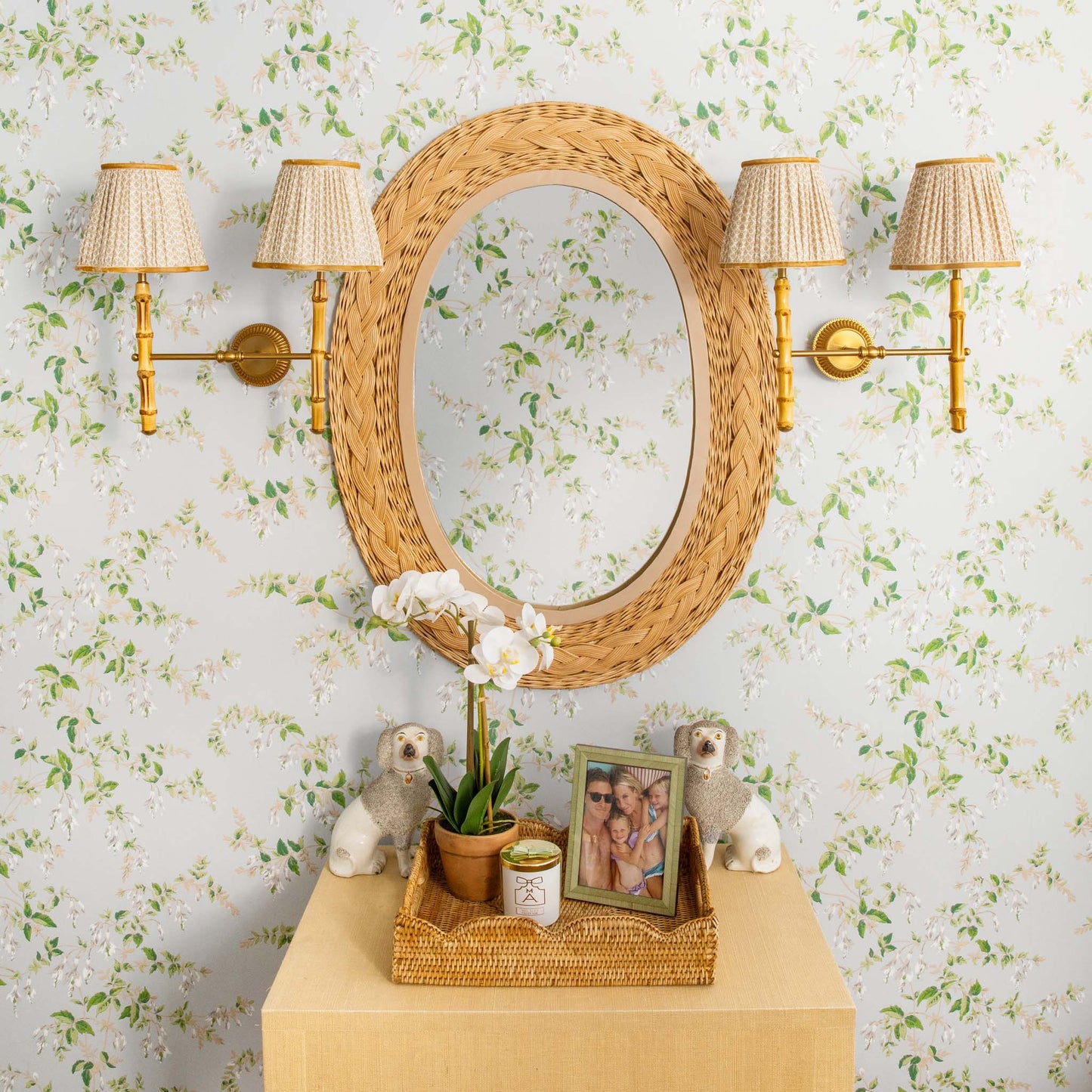 Lampada da parete doppia ricaricabile in bambù con paralumi in stucco Lotus (18 cm)