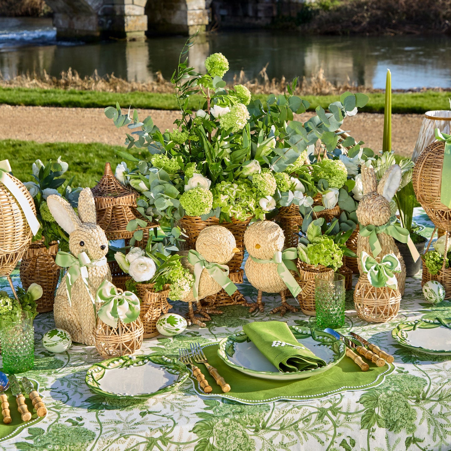 Set di decorazioni in rattan per prato