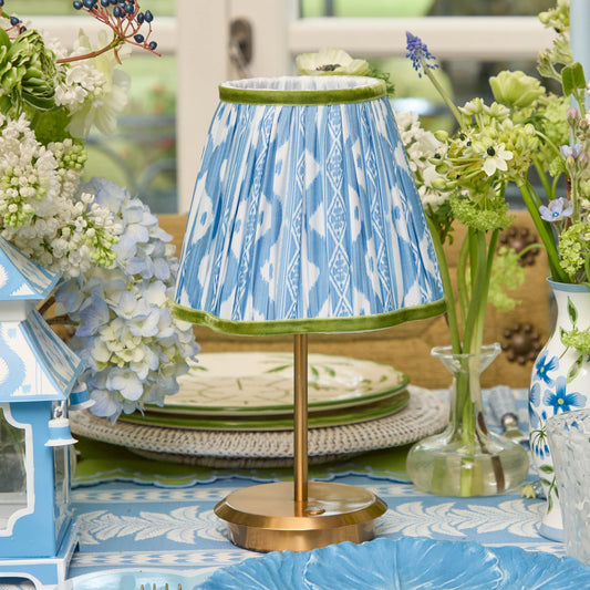 Lampada ricaricabile corta con paralume Ikat blu e verde (18 cm)
