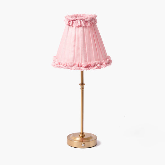 Lampada ricaricabile Edie Tall con paralume in seta con volant rosa pallido (18 cm)