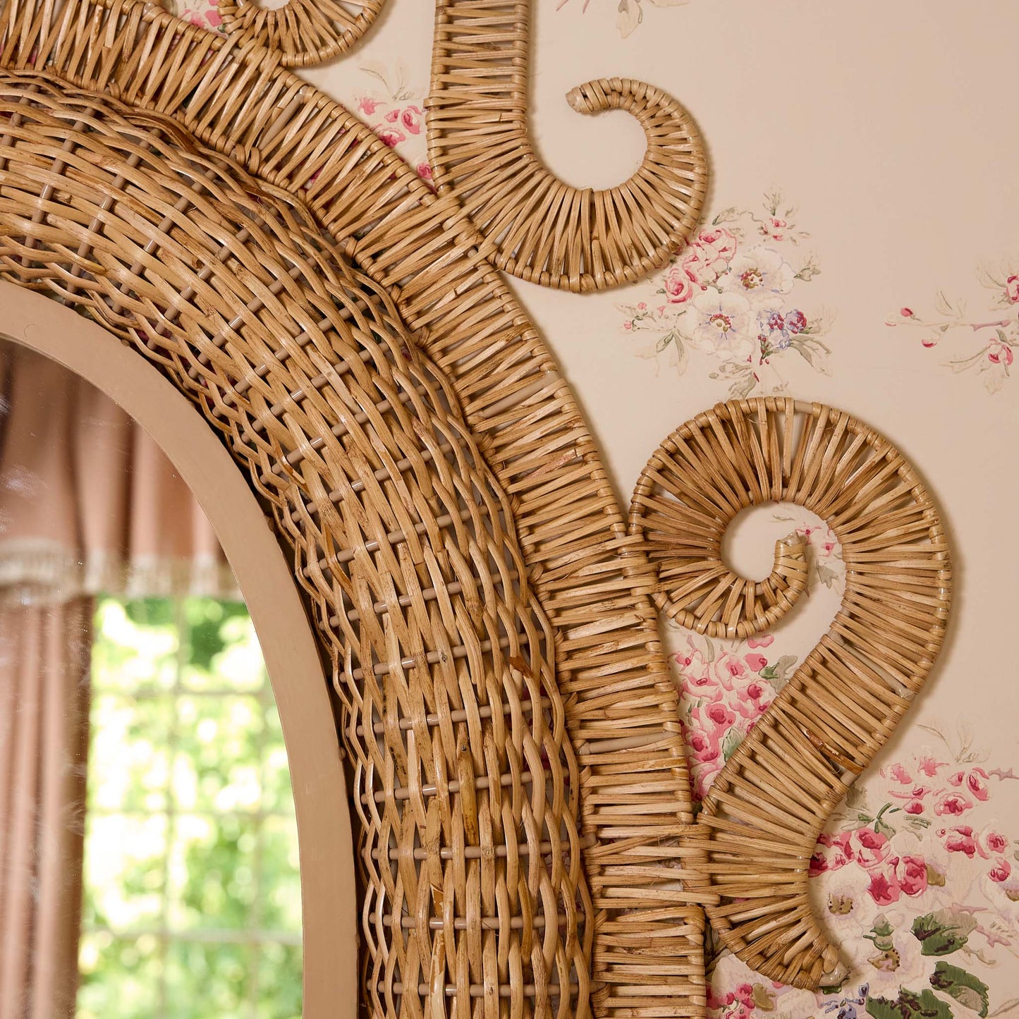 Specchio ovale in rattan