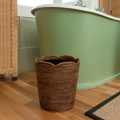 Cestino in rattan marrone scuro