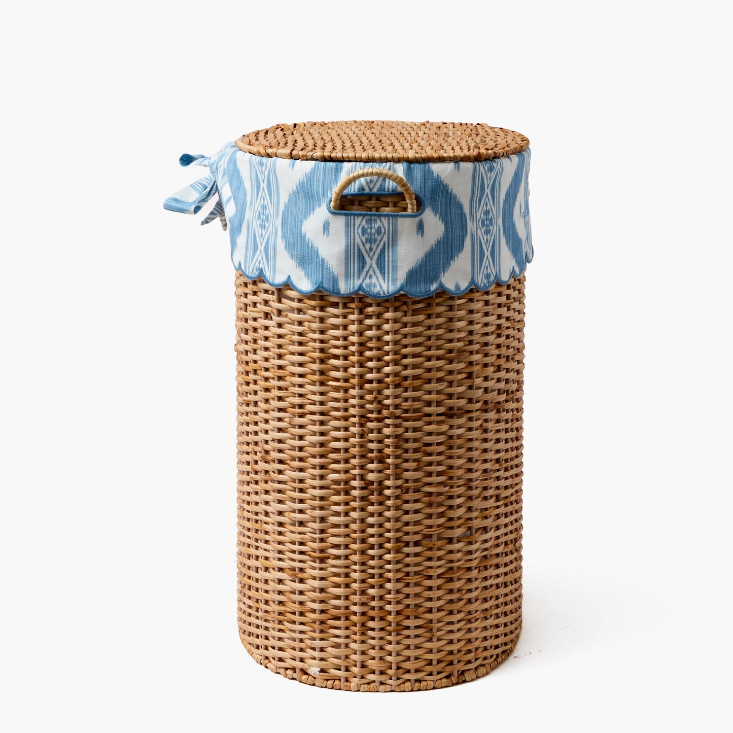 Cesto portabiancheria in rattan Isabella con fodera in ikat