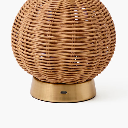 Lampada ricaricabile con paralume in rattan
