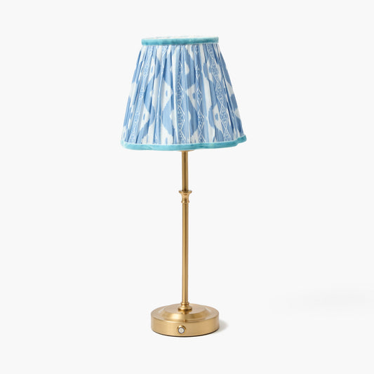 Lampada ricaricabile Edie con paralume Ikat blu (18 cm)
