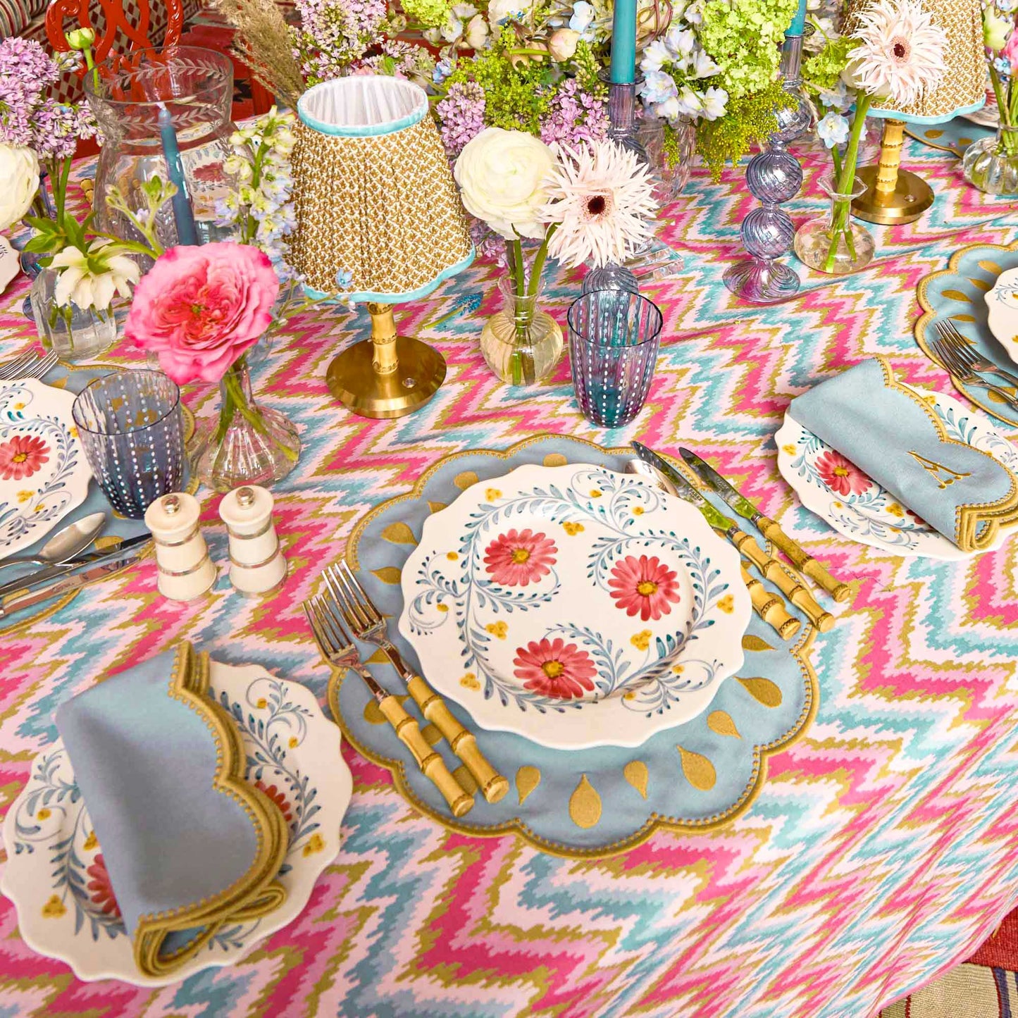 Piatti da portata con fiori rosa (set da 4)