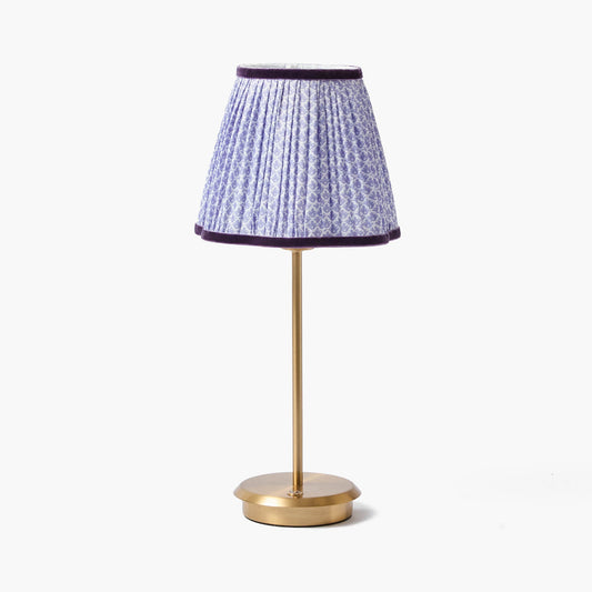 Lampada ricaricabile alta con paralume di loto lilla (18 cm)