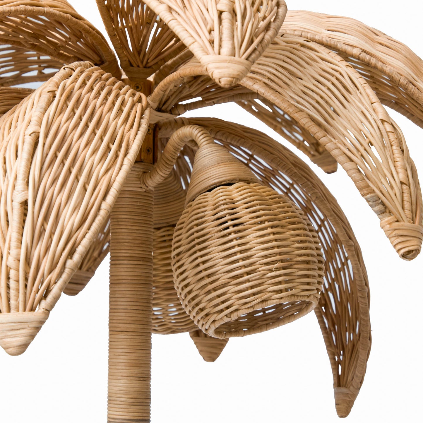 Lampada da terra in rattan con palma